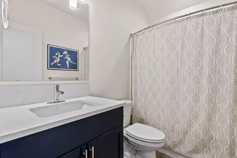 Bath - 20429 SE Senden Ln, Bend, OR 97702 photo 1 of 5