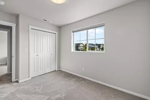 Bedroom - 21182 Thomas Dr, Bend, OR 97702 photo 1 of 7