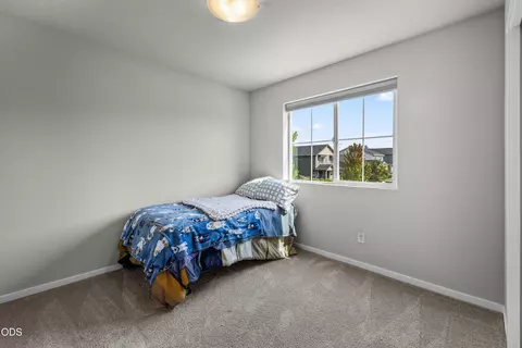 Bedroom - 21182 Thomas Dr, Bend, OR 97702 photo 4 of 7