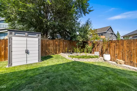 Exterior - 21182 Thomas Dr, Bend, OR 97702 photo 3 of 7