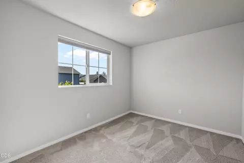 Bedroom - 21182 Thomas Dr, Bend, OR 97702 photo 2 of 7