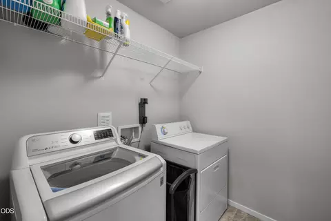 Other - 21182 Thomas Dr, Bend, OR 97702 photo 2 of 7
