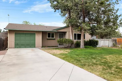 947 SE 6th St, Bend, OR 97702
