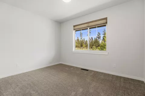 Bedroom - 51925 Campfire Dr, La Pine, OR 97739 photo 6 of 6