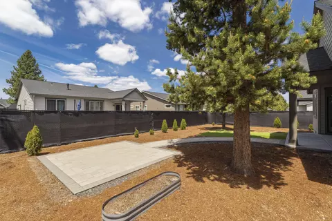 Exterior - 51925 Campfire Dr, La Pine, OR 97739 photo 10 of 16