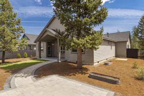 Exterior - 51925 Campfire Dr, La Pine, OR 97739 photo 9 of 16