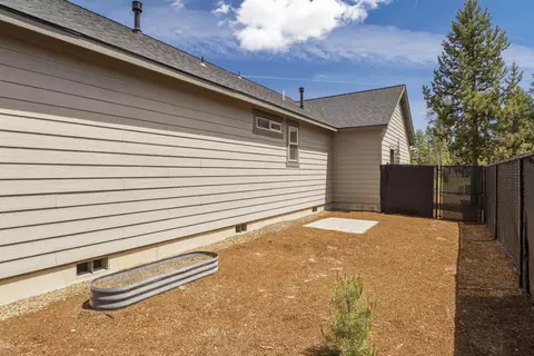 Exterior - 51925 Campfire Dr, La Pine, OR 97739 photo 12 of 16