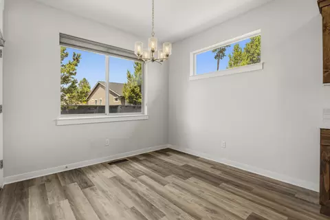 Dining - 51925 Campfire Dr, La Pine, OR 97739 photo 1 of 1
