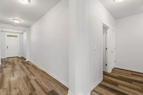 Entry Way - 51925 Campfire Dr, La Pine, OR 97739 photo 2 of 3