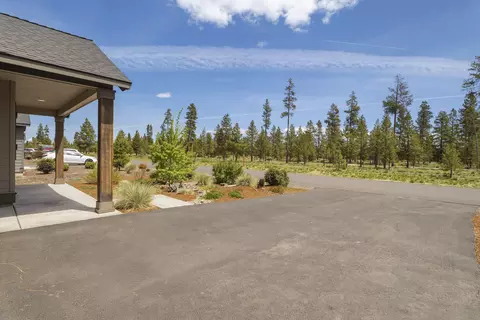Exterior - 51925 Campfire Dr, La Pine, OR 97739 photo 4 of 16