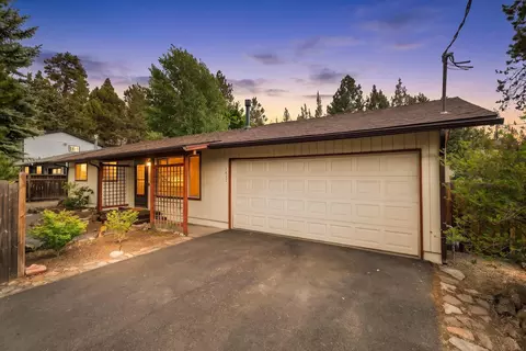 1627 SE Bear Creek Rd, Bend, OR 97701