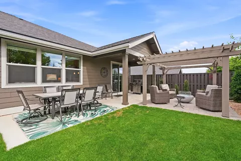Exterior - 2714 NW 23rd Loop, Redmond, OR 97756 photo 16 of 18