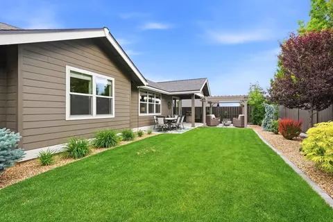 Exterior - 2714 NW 23rd Loop, Redmond, OR 97756 photo 10 of 18