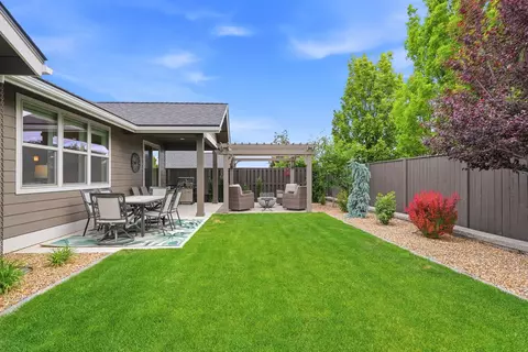 Exterior - 2714 NW 23rd Loop, Redmond, OR 97756 photo 15 of 18