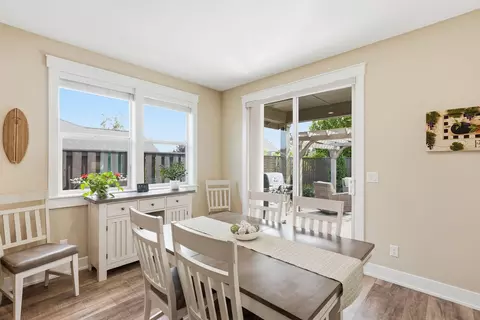 Dining - 2714 NW 23rd Loop, Redmond, OR 97756 photo 2 of 2
