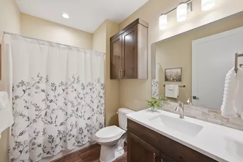 Bath - 2714 NW 23rd Loop, Redmond, OR 97756 photo 5 of 5