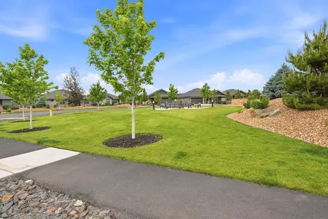 Exterior - 2714 NW 23rd Loop, Redmond, OR 97756 photo 18 of 18