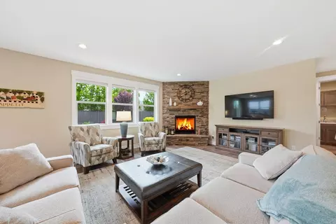 Living - 2714 NW 23rd Loop, Redmond, OR 97756 photo 2 of 6