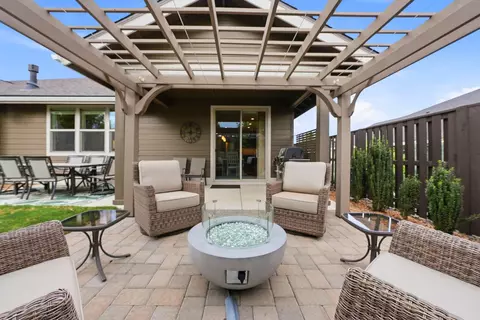 Exterior - 2714 NW 23rd Loop, Redmond, OR 97756 photo 5 of 18