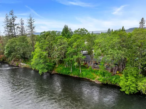 22300 Highway 62, Gold Hill, OR 97525
