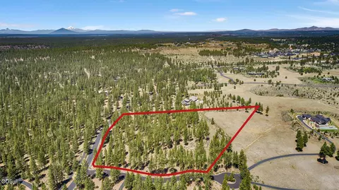 18862 Sutherland Ct, Bend, OR 97702 photo 4