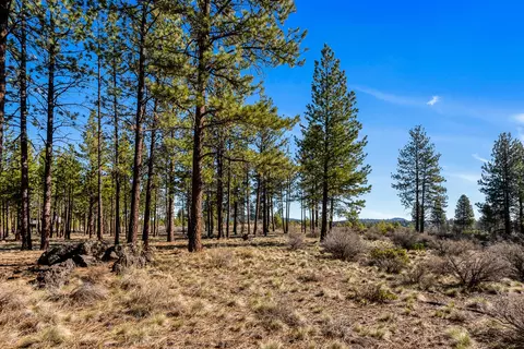 18862 Sutherland Ct, Bend, OR 97702