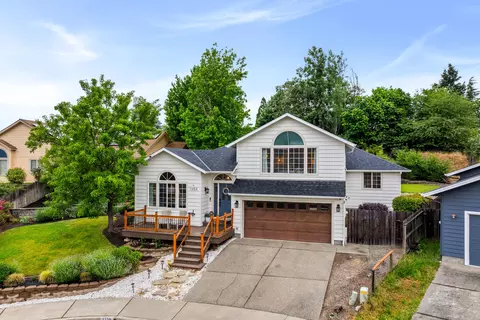 1350 Forestview Dr, Grants Pass, OR 97527