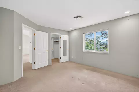 Bedroom - 1375 Forestview Dr, Grants Pass, OR 97527 photo 2 of 7