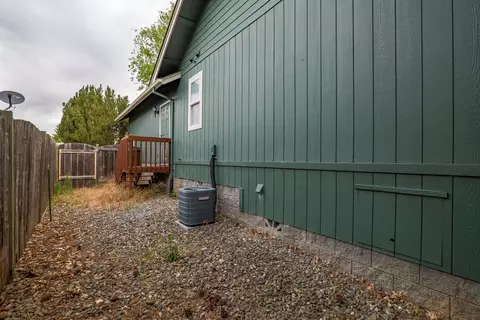 Exterior - 1375 Forestview Dr, Grants Pass, OR 97527 photo 12 of 14