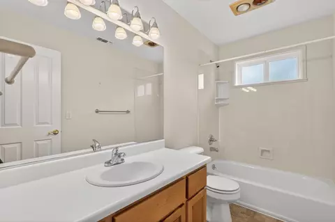 Bath - 1375 Forestview Dr, Grants Pass, OR 97527 photo 2 of 2