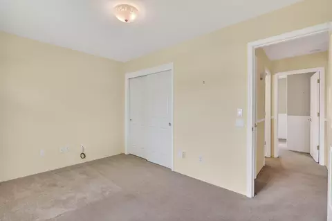 Bedroom - 1375 Forestview Dr, Grants Pass, OR 97527 photo 5 of 7