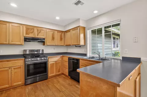 Kitchen - 1375 Forestview Dr, Grants Pass, OR 97527 photo 1 of 4