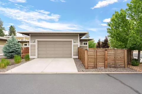 Exterior - 63367 NW Clearstone Dr, Bend, OR 97703 photo 2 of 6