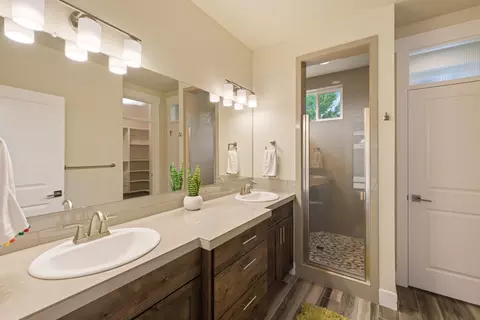 Bath - 63367 NW Clearstone Dr, Bend, OR 97703 photo 1 of 4