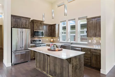 Kitchen - 63367 NW Clearstone Dr, Bend, OR 97703 photo 1 of 3