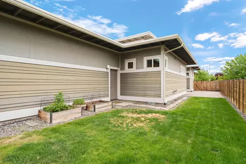 Exterior - 63367 NW Clearstone Dr, Bend, OR 97703 photo 6 of 6