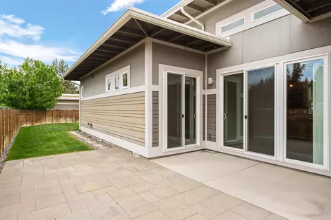 Exterior - 63367 NW Clearstone Dr, Bend, OR 97703 photo 4 of 6