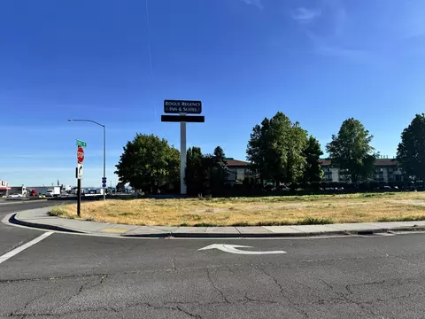 2300 Biddle Rd #200, Medford, OR 97504