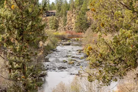 View/Area - 20172 Soft Breeze Ct, Bend, OR 97703 photo 3 of 6