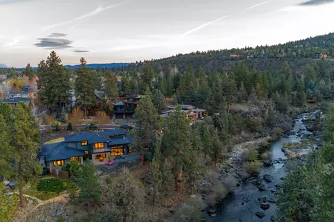View/Area - 20172 Soft Breeze Ct, Bend, OR 97703 photo 4 of 6