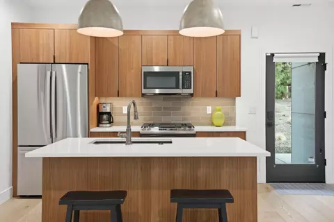 Kitchen - 20172 Soft Breeze Ct, Bend, OR 97703 photo 5 of 6