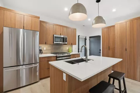 Kitchen - 20172 Soft Breeze Ct, Bend, OR 97703 photo 6 of 6