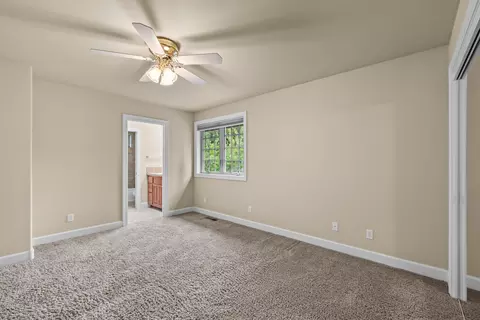 Bedroom - 19598 Green Lakes Loop, Bend, OR 97702 photo 7 of 12