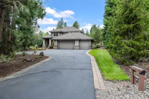 Exterior - 19598 Green Lakes Loop, Bend, OR 97702 photo 3 of 17
