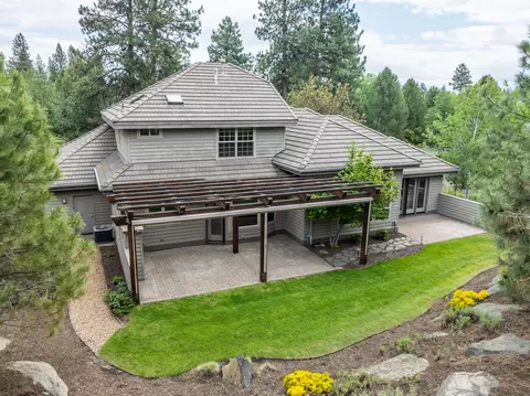 Exterior - 19598 Green Lakes Loop, Bend, OR 97702 photo 10 of 17