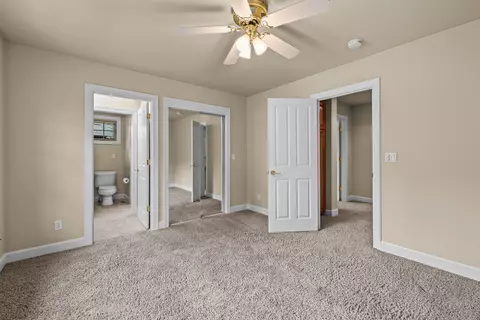 Bedroom - 19598 Green Lakes Loop, Bend, OR 97702 photo 4 of 12