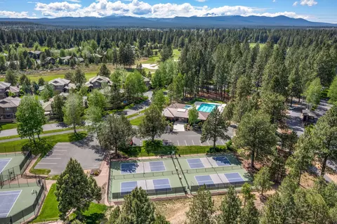 View/Area - 19598 Green Lakes Loop, Bend, OR 97702 photo 14 of 17