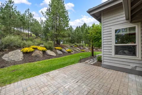 Exterior - 19598 Green Lakes Loop, Bend, OR 97702 photo 9 of 17
