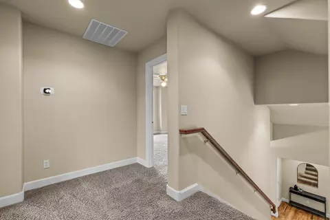 Entry Way - 19598 Green Lakes Loop, Bend, OR 97702 photo 4 of 5