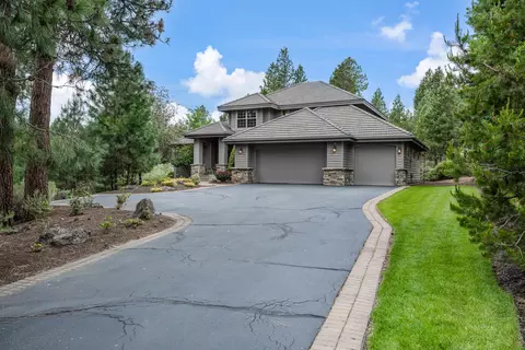 Exterior - 19598 Green Lakes Loop, Bend, OR 97702 photo 2 of 17